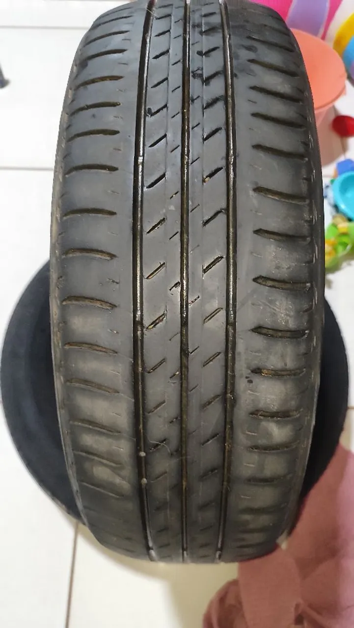 Pneu 185/60 R15