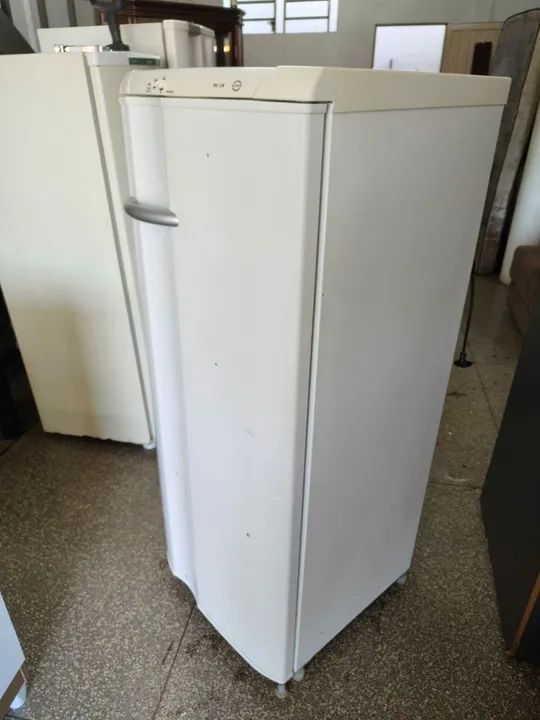 Geladeira Electrolux 240 litros ((ENTREGO)) - Foto 2