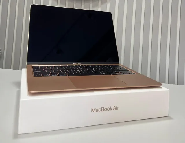 Macbook Air M2 8GB 256SSD lacrado com garantia de 1 ano apple