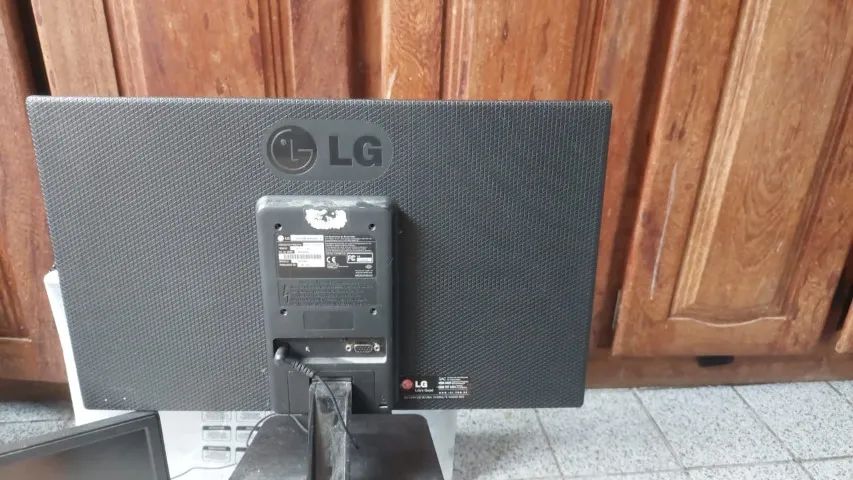 MONITOR LG 20" - Foto 3