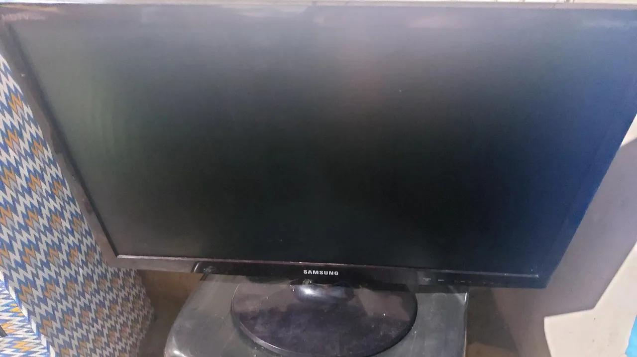 Monitor Samsung com defeito