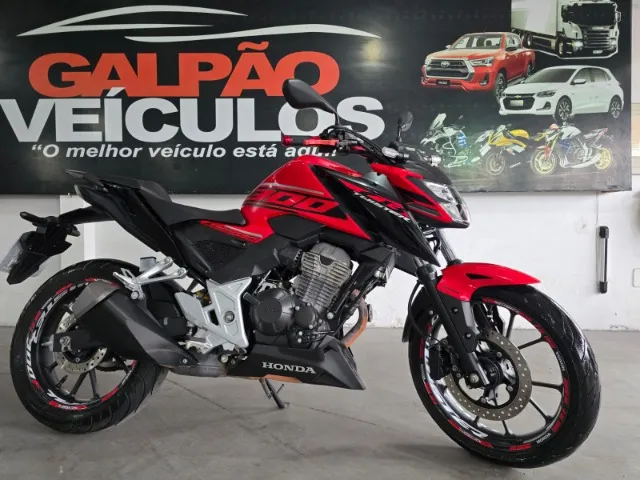 HONDA CB300F POUCA RODADA E MUITOS ACESSORIOS!!