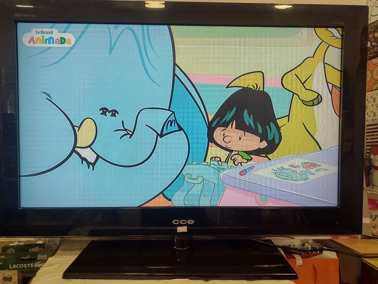 2 tvs de 32" CCE e Samsung  - Foto 2