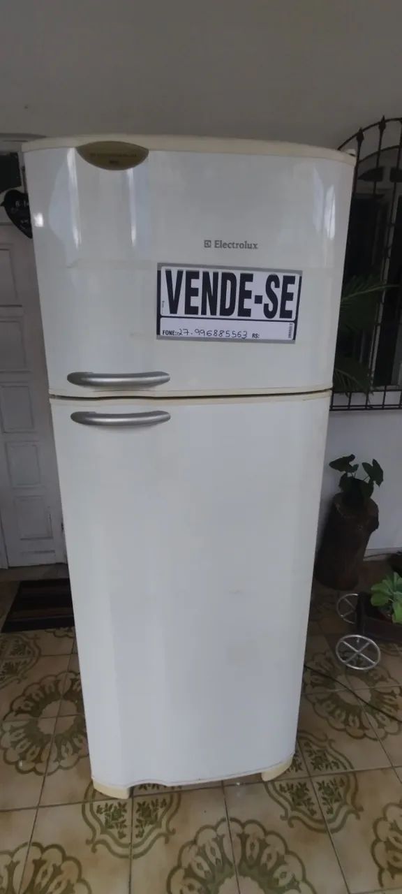 Vendo geladeira Eletrolux duplex 347l