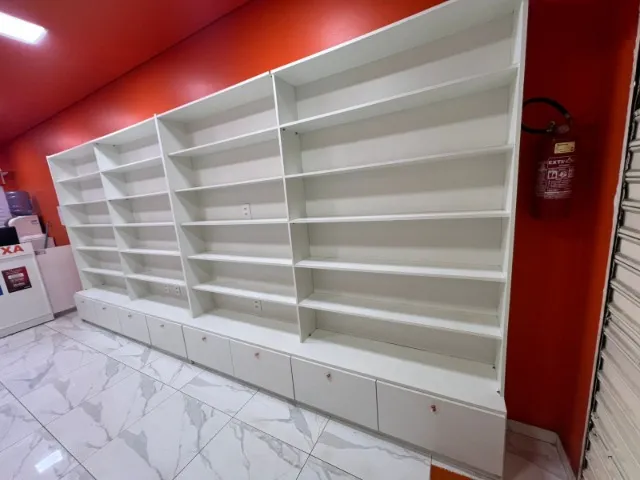Estante Expositor Prateleiras 400x210 + Guarda Volumes