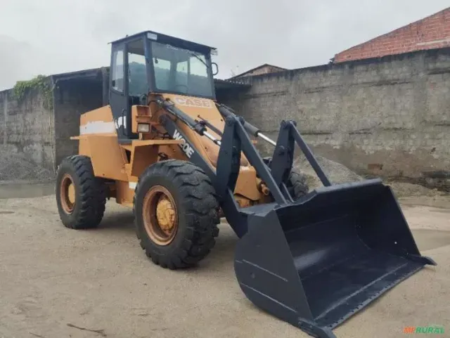 Pá Carregadeira CASE W20E