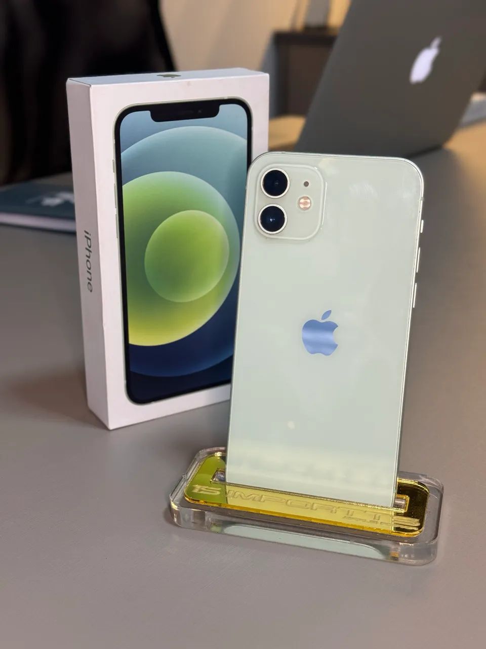 iPhone 12 64 gigas verde todo original - Celulares e Smartphones