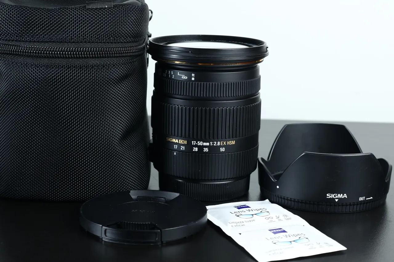 Sigma 17-50 mm f/2.8 EX DC OS HSM FLD Lente de zoom padrão