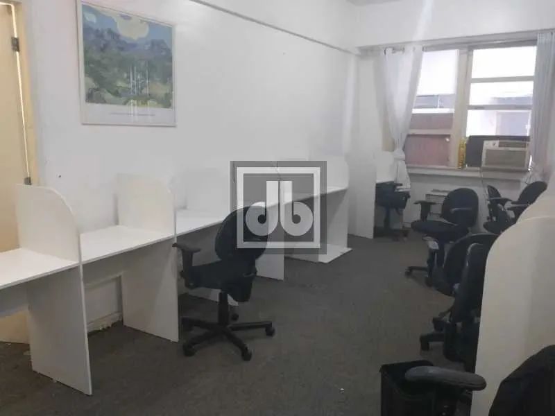 CENTRO - AV 13 DE MAIO 23 - SALA COMERCIAL COM DIVISÓRIAS - AO LADO DO METRÔ CINELANDIA E 