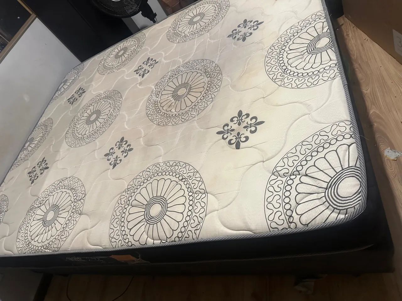 Cama queen + colchão  - Foto 5