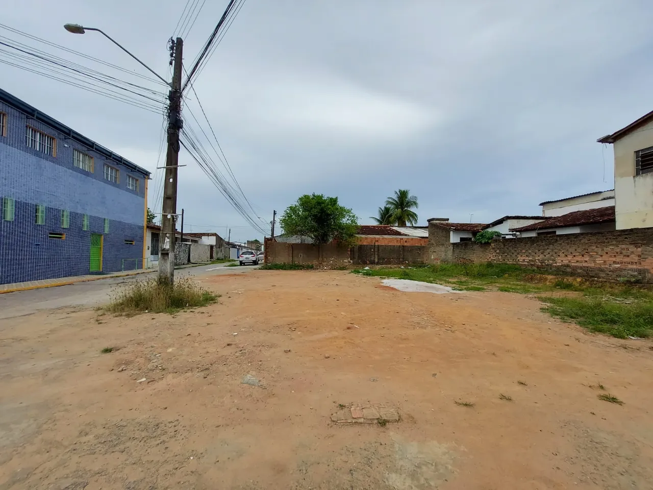 TERRENO COMERCIAL DE ESQUINA 300m² no Benedito Bentes - Maceió - AL