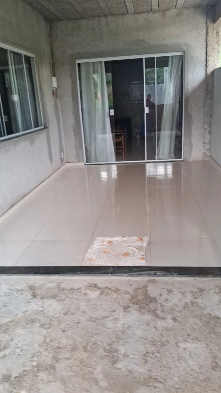 RJ - Casa em Sampaio Corrêa, Saquarema - 1 Quarto e Áreas Amplas
