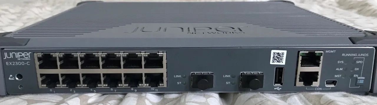 Switch Juniper EX2300C 12 Portas 10/100/1000