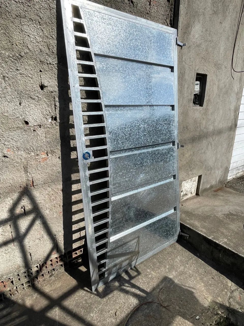 Social gate64363474329473120