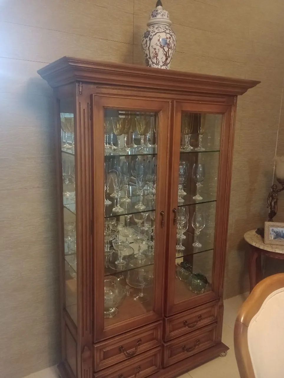 Cristaleira de madeira 64305772334850122