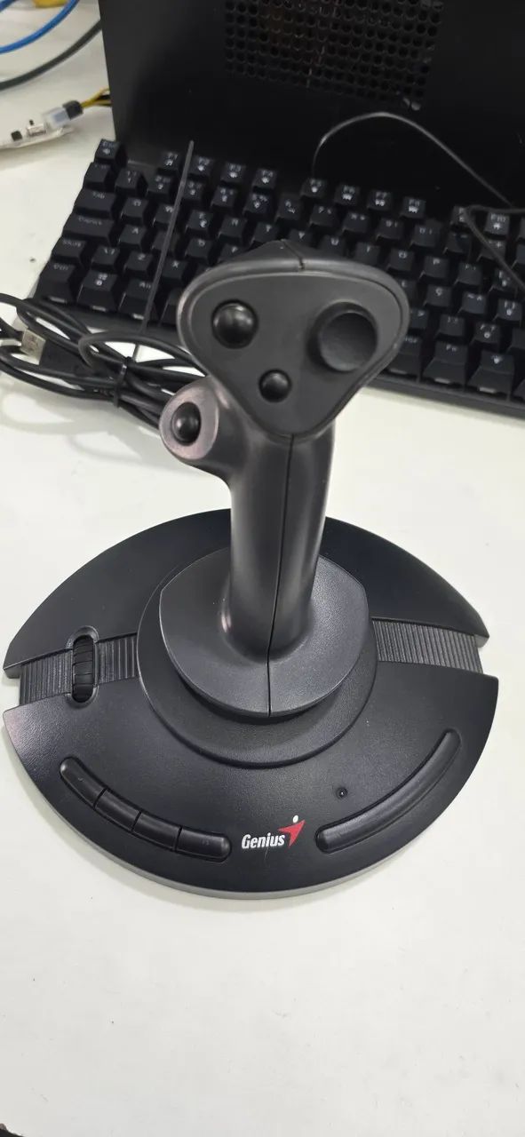 Joystick Genius - Acessório para PC