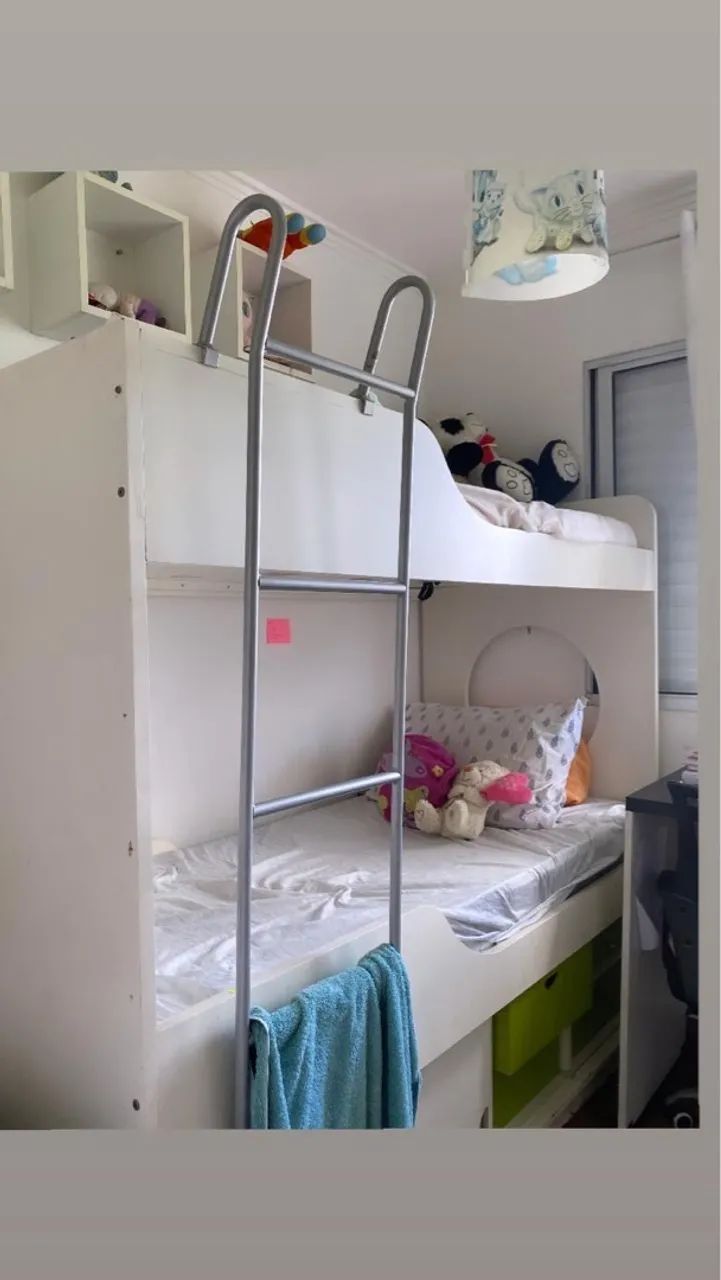 Beliche com escada em ótimo estado