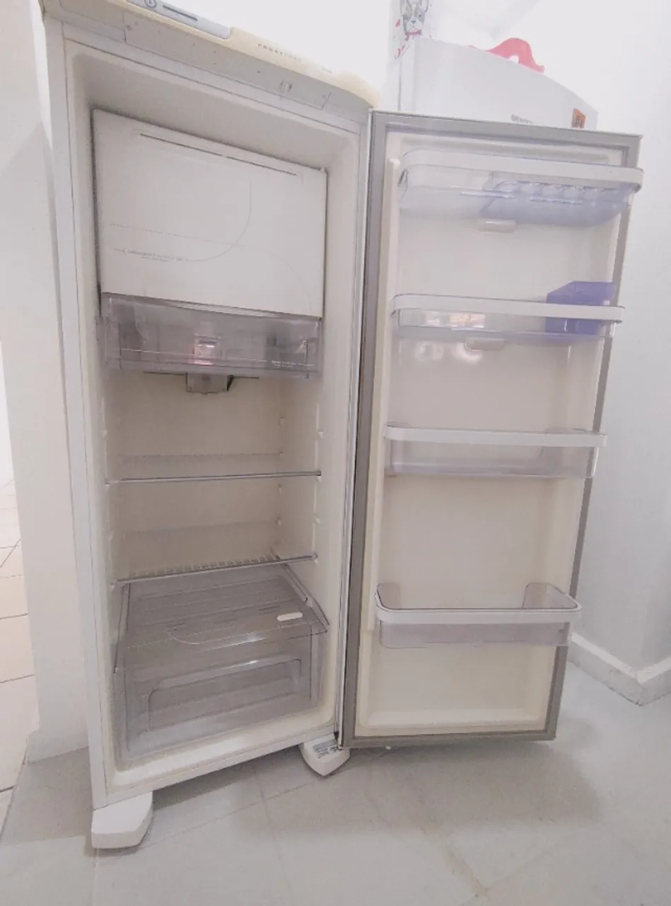 Geladeira Eletrolux Frost Free