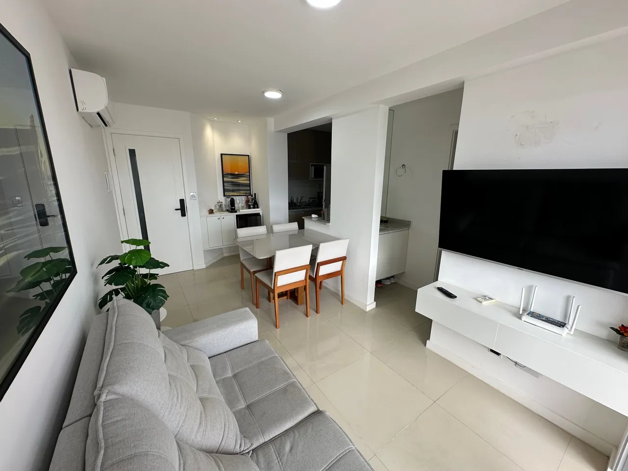 Apartamento 1 quarto, sala e varanda