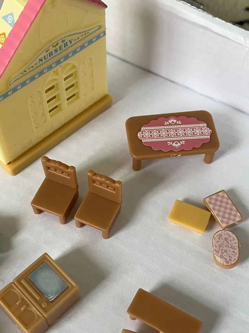 Sylvanian Families Mini Kit mobília + Miniaturas  - Foto 5