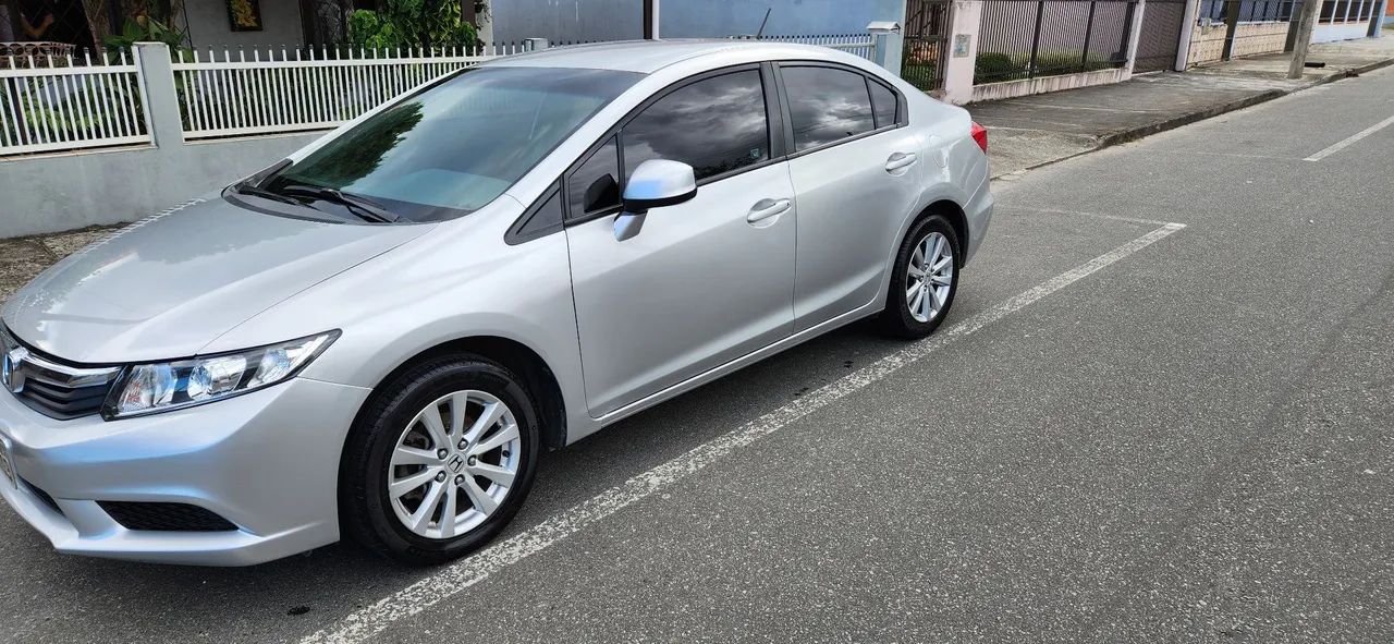Civic G9 LXS 2012 manual  - Foto 2