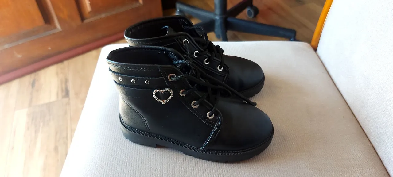 Botas Infantil Feminina - Tamanho 25