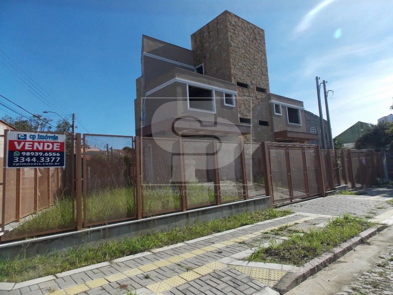 Casa/Sobrado em Porto Alegre, no bairro Jardim Itu Sabará, à venda. - Foto 2