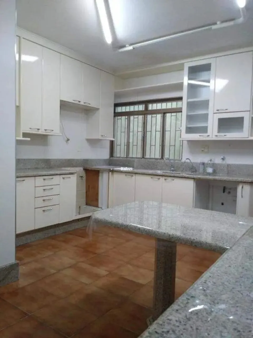 Apto com 4/4 no Bairro Tabajaras