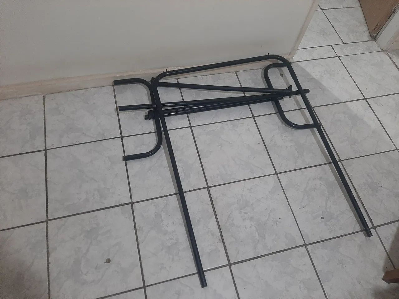 Cabide de Roupa em Metal - Foto 2