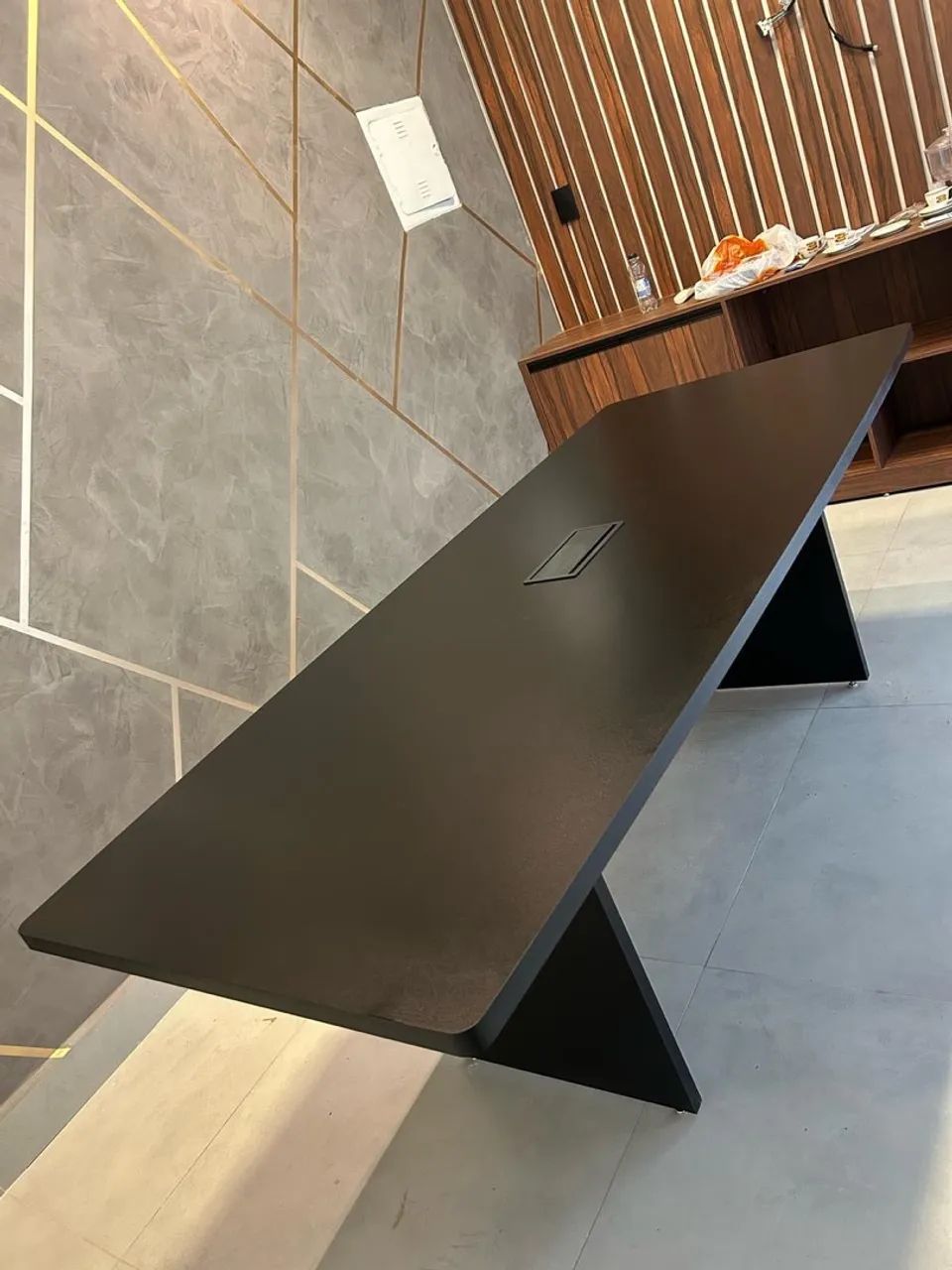 Mesa de Reunião Preta - Moderna e Elegante - Foto 3