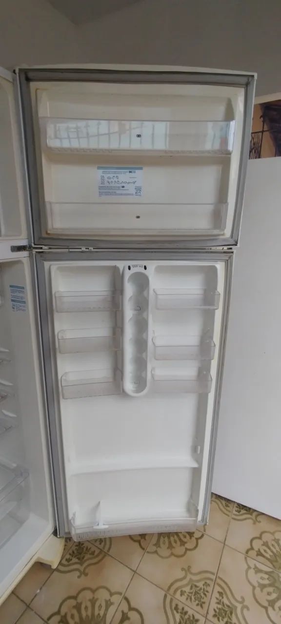 Vendo geladeira Eletrolux duplex 347l - Foto 2