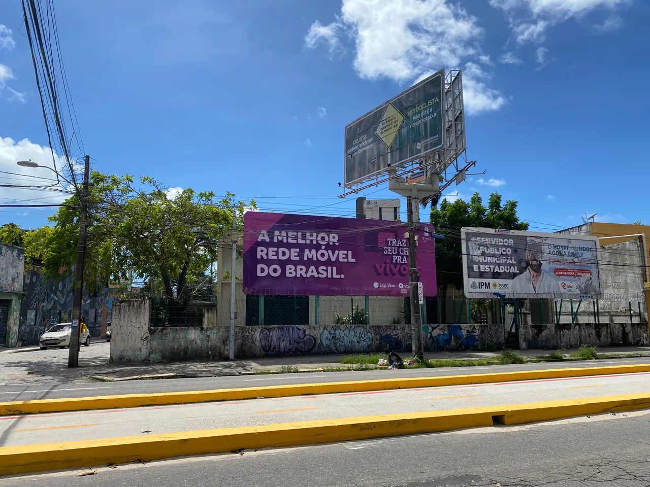 IMÓVEL COMERCIAL, 672 metros quadrados com 3 frentes na Praia de Iracema - Fortaleza
