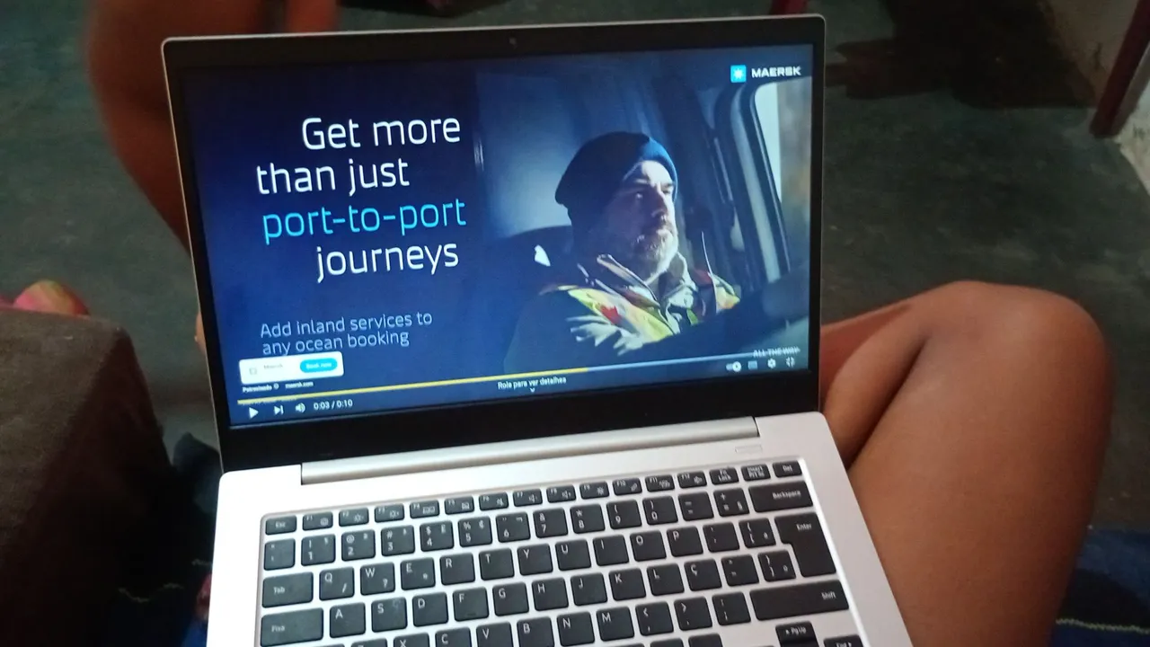 Notebook com tela de alta definição