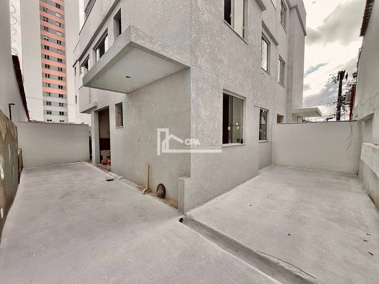 Área Privativa em Obras - BH - Heliópolis - 2 Quartos - 1 Vaga - Elevador