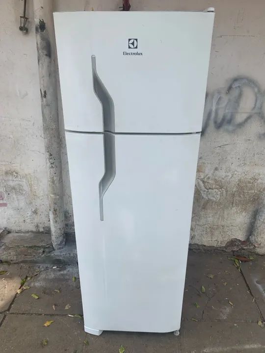 Geladeira Eletrolux Duplex Frost Free - Usada 