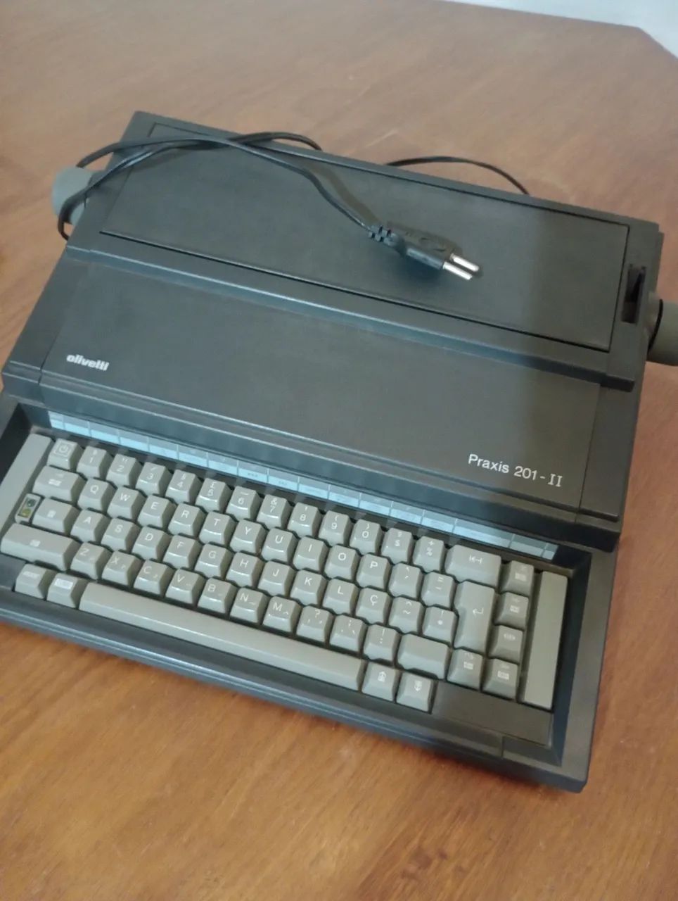 Máquina de escrever Olivetti Praxis 201-II - Foto 2