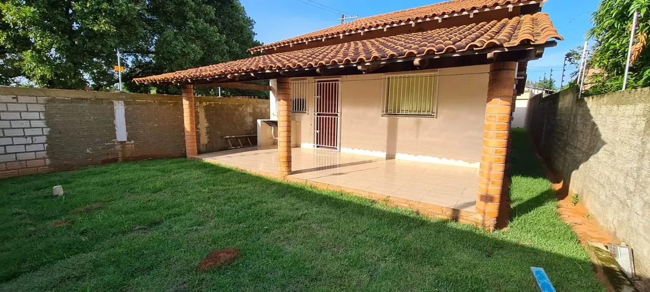 CASA DISPONÍVEL PARA LOCAÇÃO