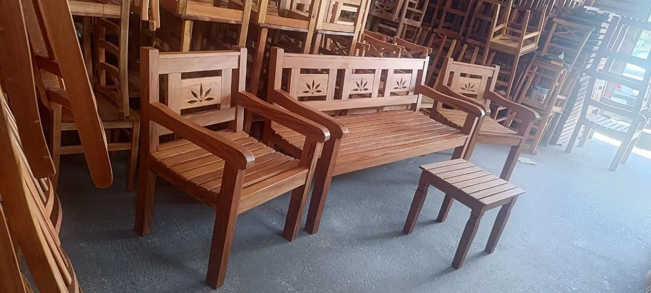 Bancos namoradeiras de madeira  Peroba-rosa 4 peças $ 2.499,00 sem juros a pronta entrega - Foto 6