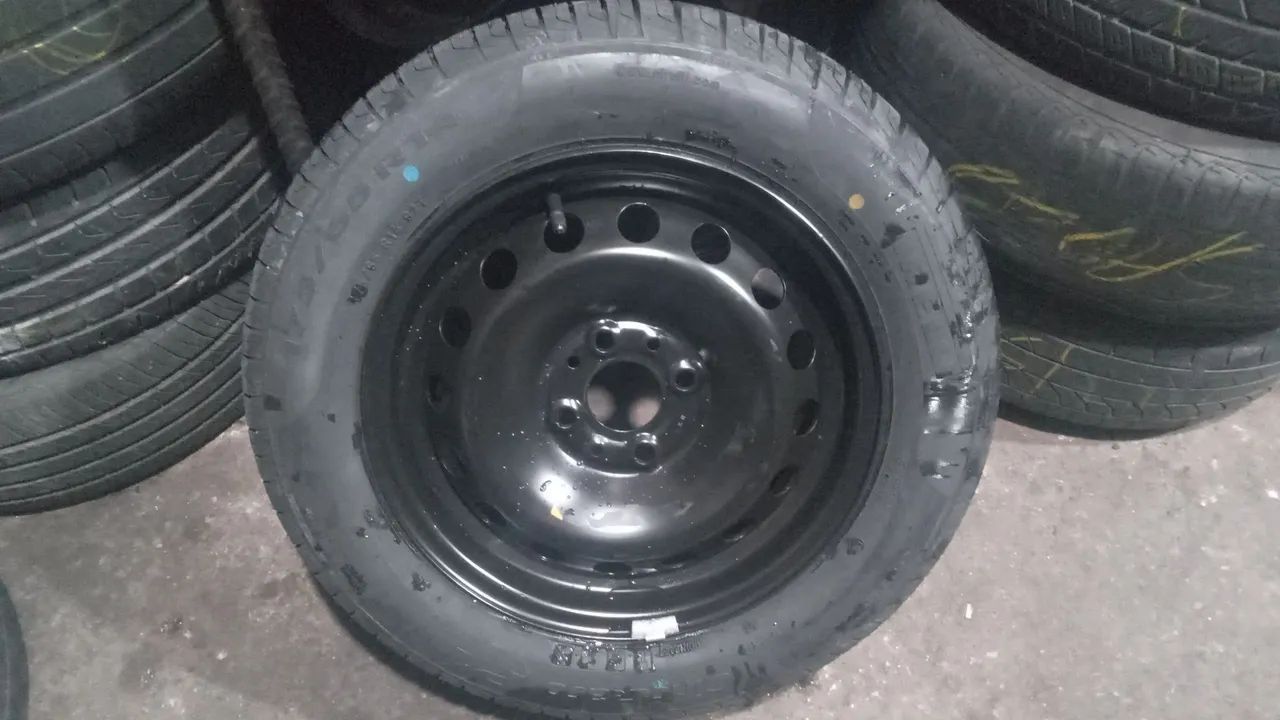Step Renault logan,sandero aro 15 pneu pirrelli zero