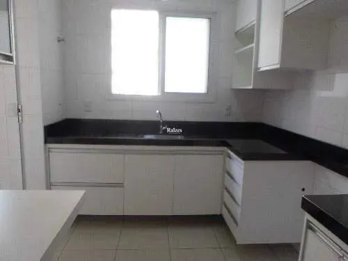 Ótimo apartamento com 3/4 no centro da cidade