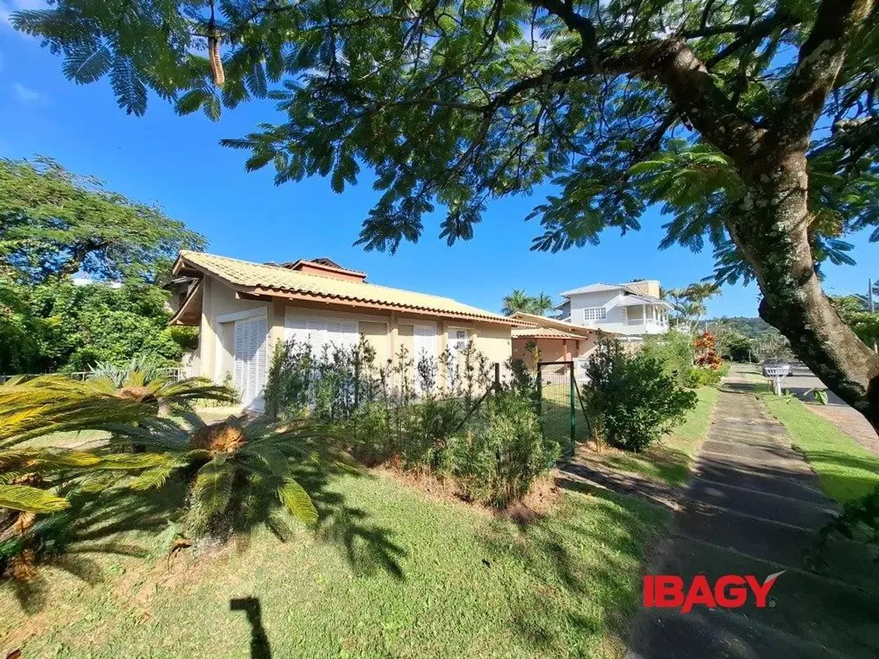 Excelente Casa 3 dormitório(s) em Jurerê Internacional - Florianópolis