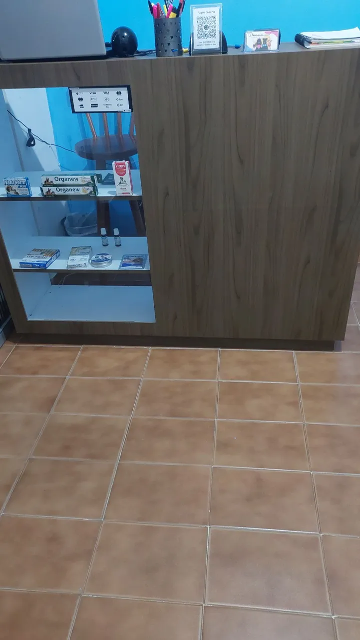 Balcão e estante para loja
