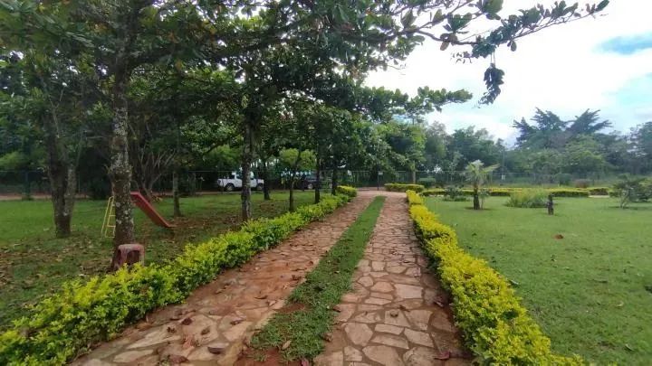 Belíssima chácara no Lago Oeste, Casa moderna, casa de caseiro, Pomar, Área de lazer compl - Foto 2
