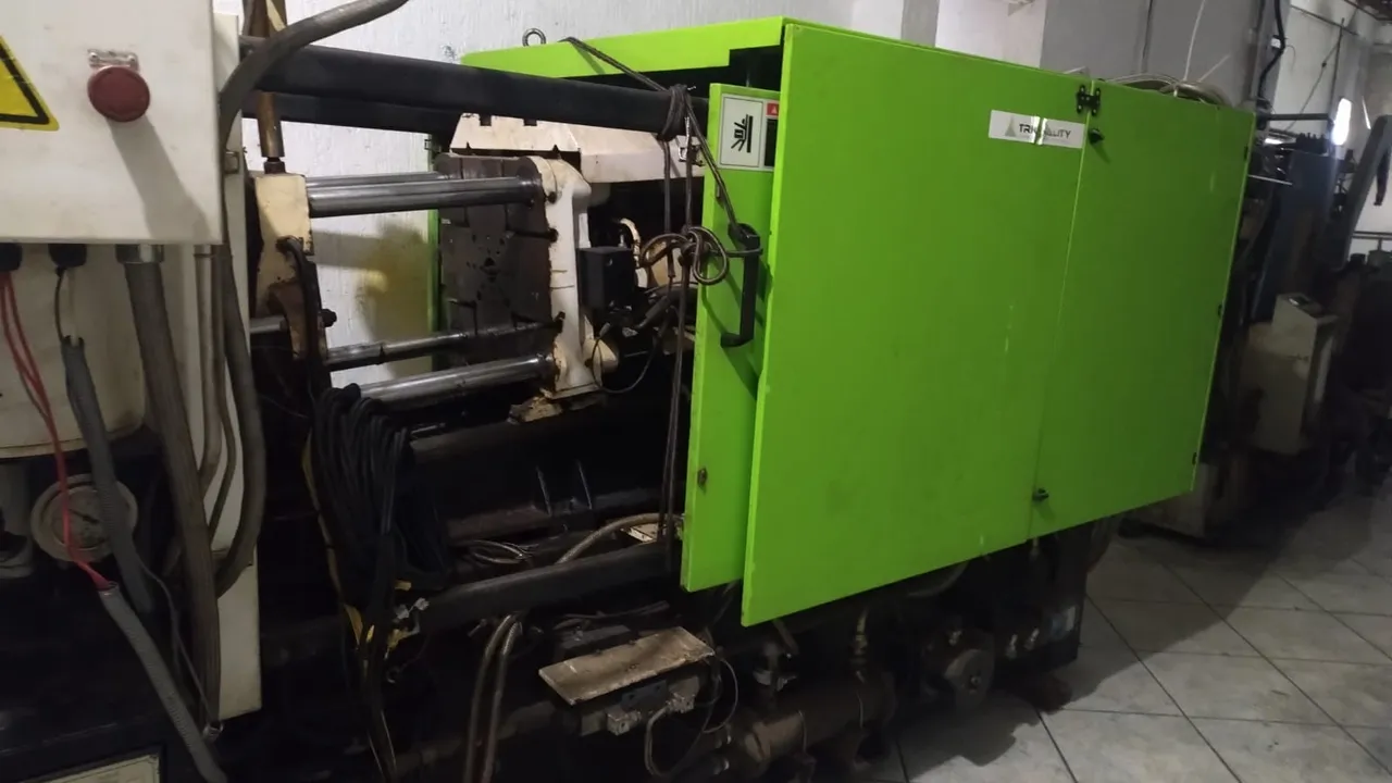 Injetora zamak yizumi 30 Ton semi nova