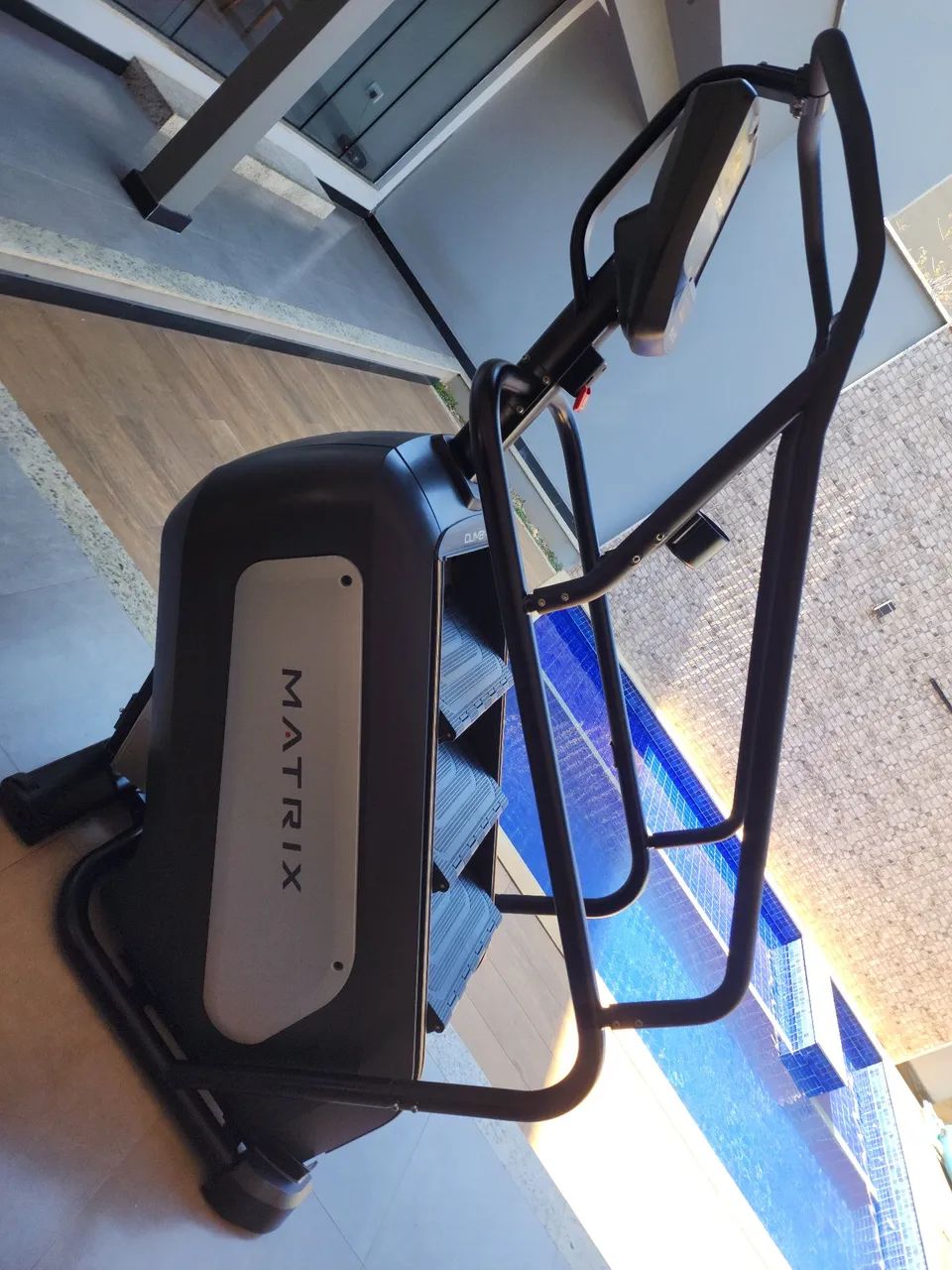 Escada Matrix C3x IMPECÁVEL 64310165222529120