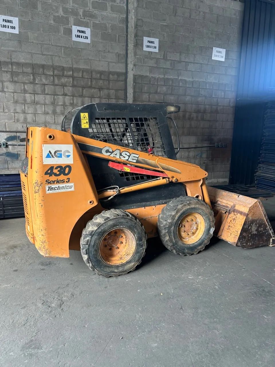 Mini Carregadeira Case 430 - Foto 2