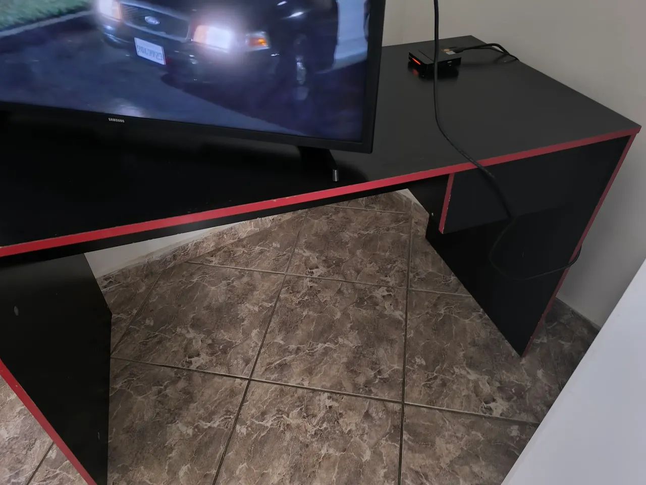 Desk65570169829763121