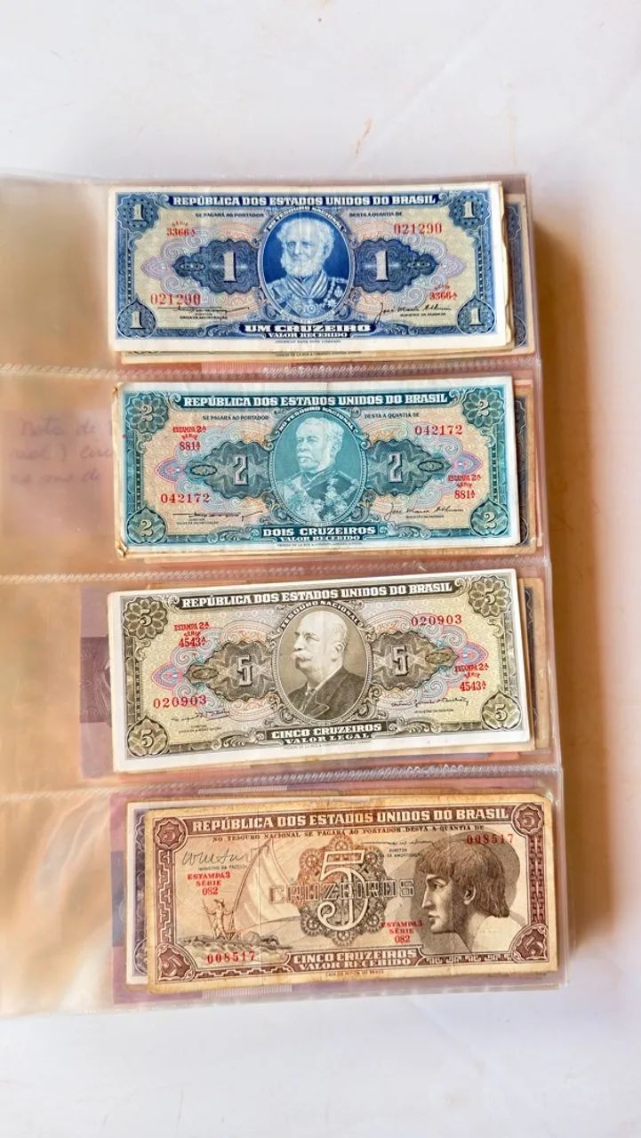 Cedulas antigas em bom estado