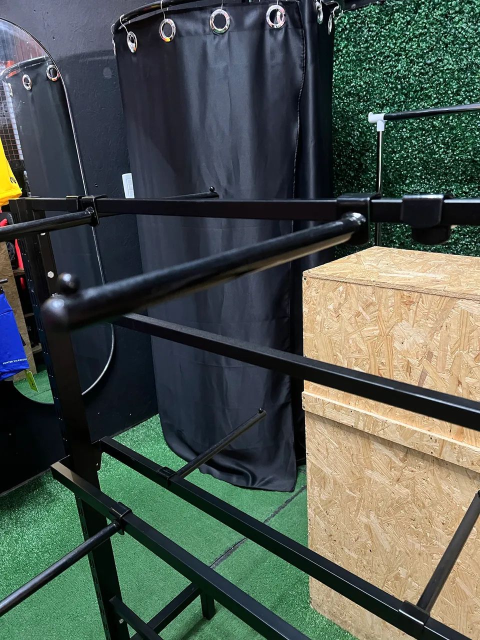 Expositor central para Roupas  - Foto 4