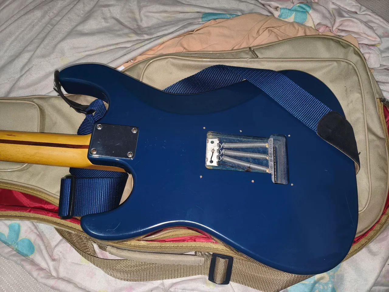 Guitarra Stratocaster TIGER PRO + Capa - Foto 4